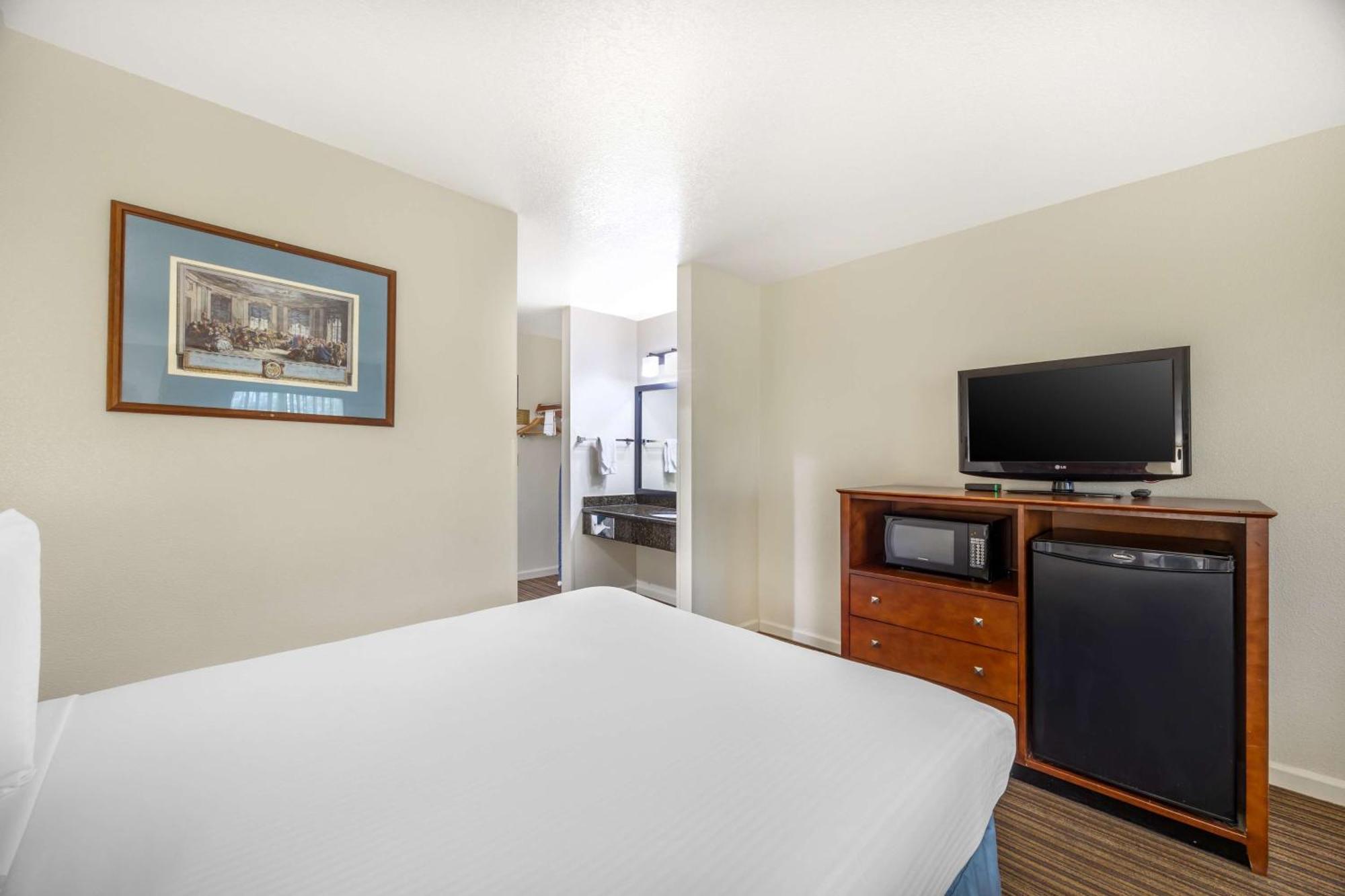 Best Western Capital City 3*