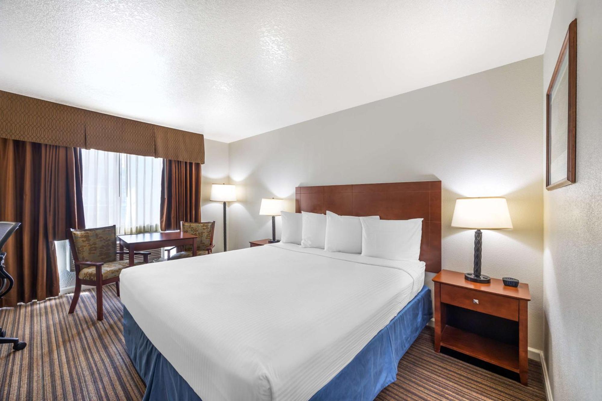 Hotel Western Capital