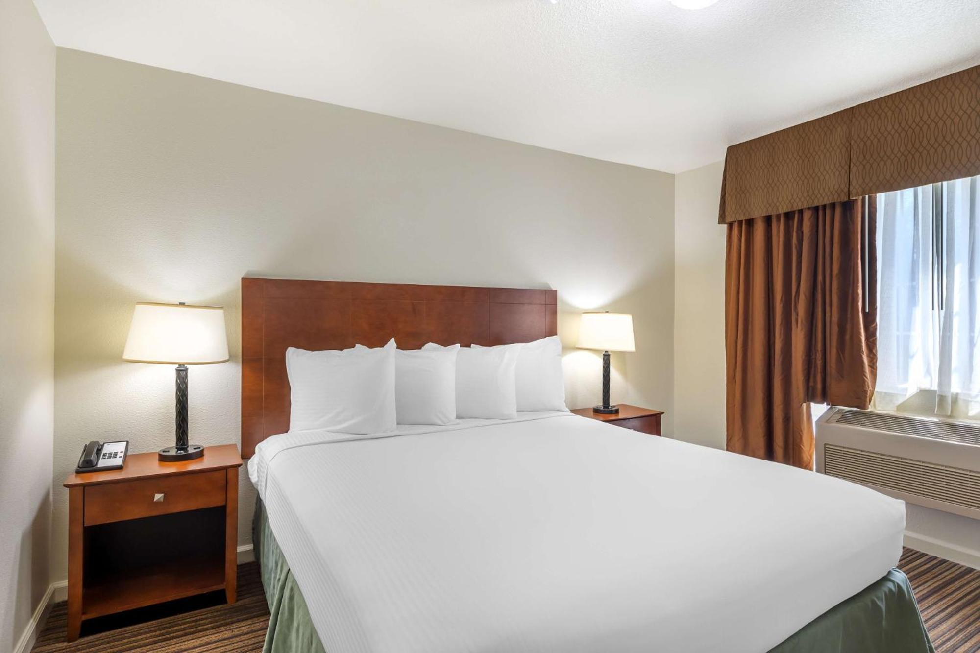 Western Capital Hotel 3*