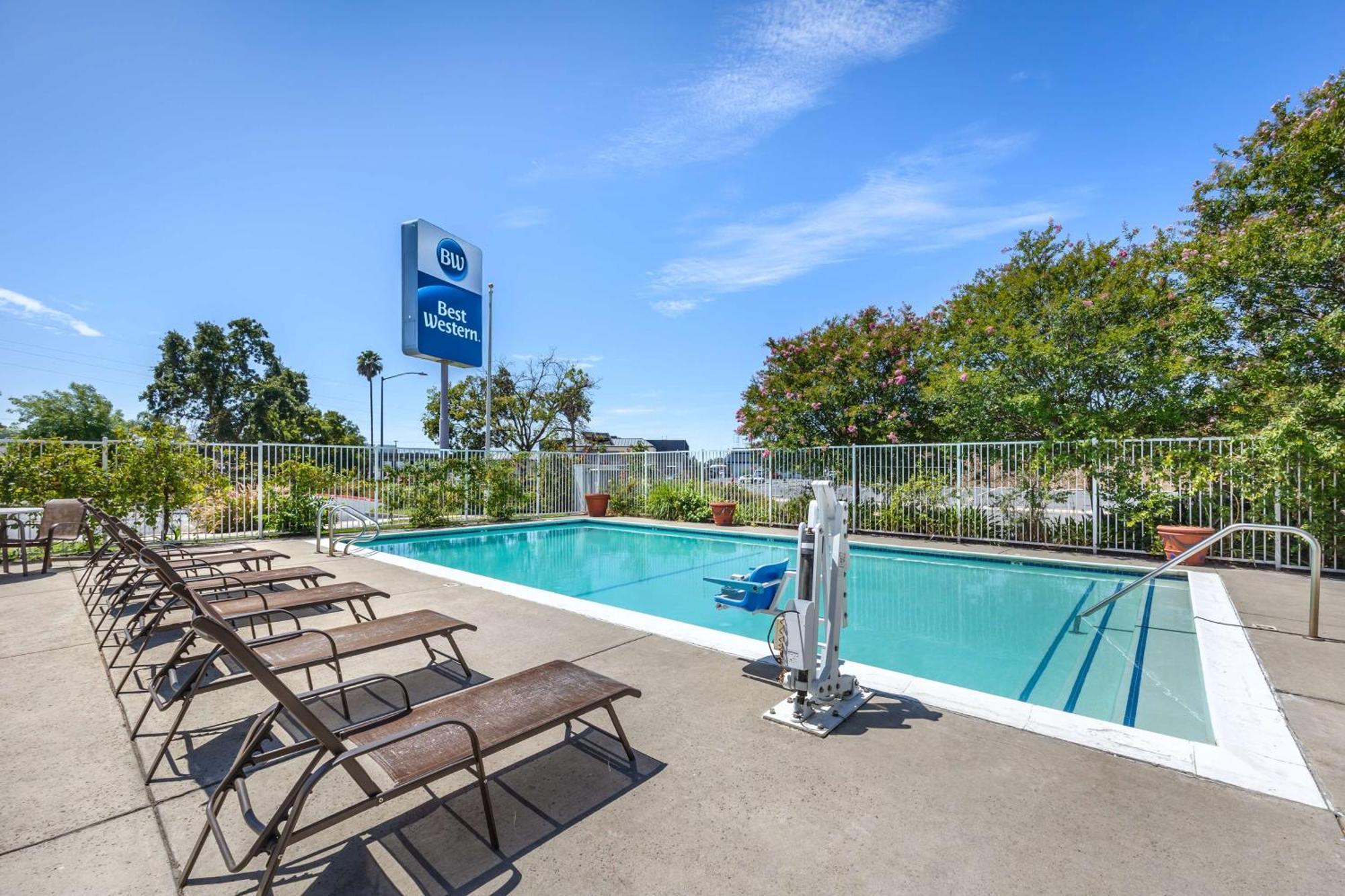 Western Capital Hotel 3*