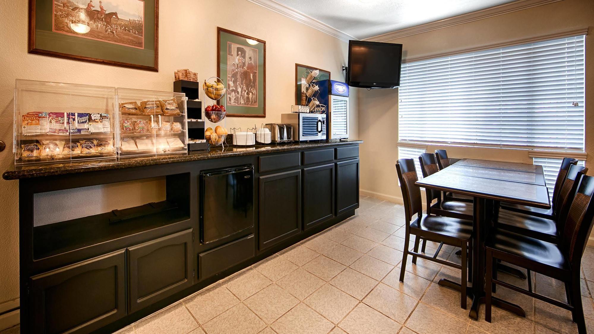 Western Capital 3*